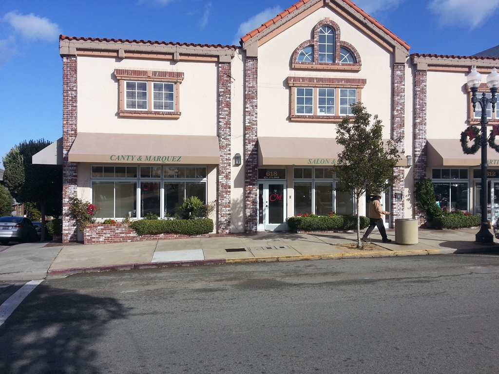 618 Lighthouse Ave Grove