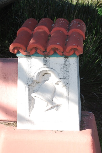 Lighthouse Curve Spanish Tile Col