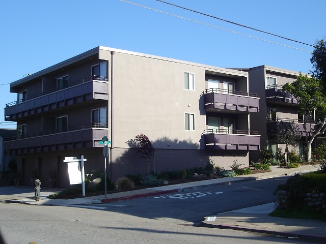 Tic Ommons Moron Manor